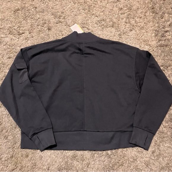 NWT All in Motion Woman’s Cropped Sweater - Picture 2 of 8